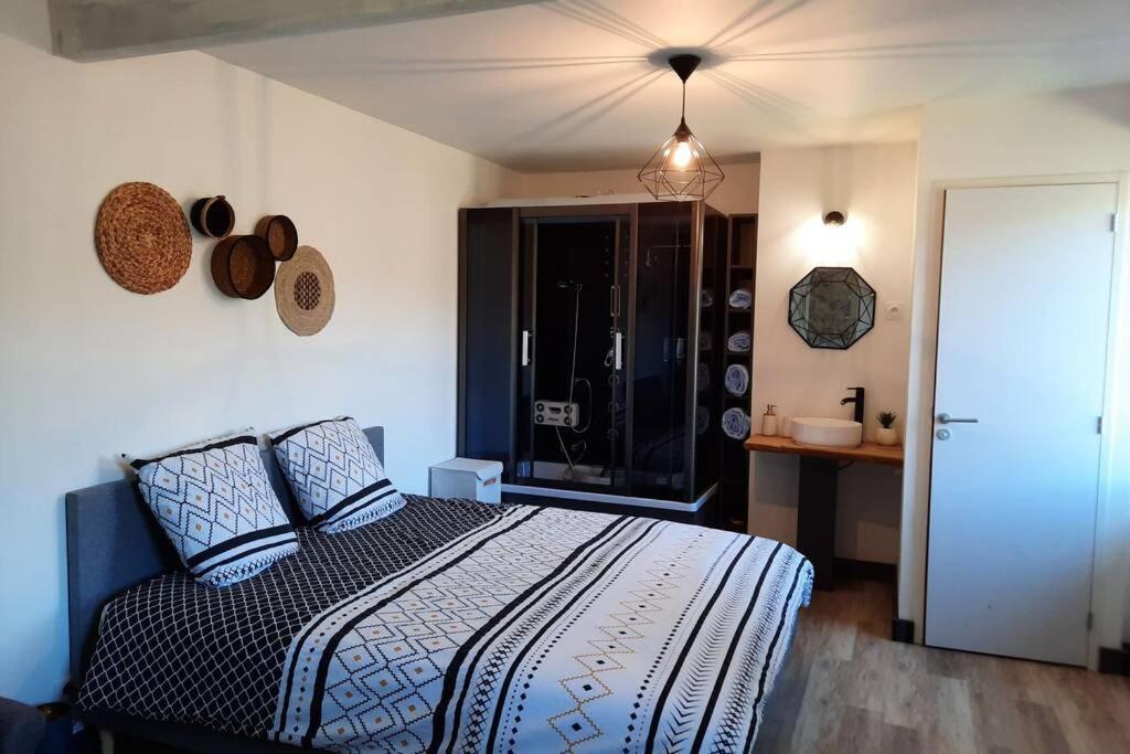 Studio Avec Vue Sur La Vezere Uzerche Esterno foto
